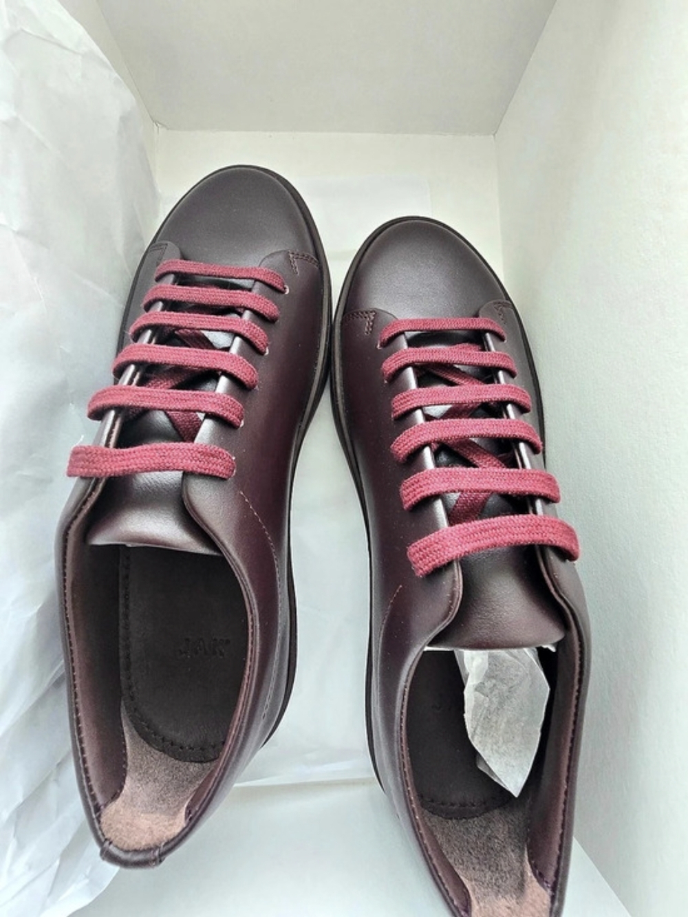 JAK Defy Simple Brown Sneakers NWT
